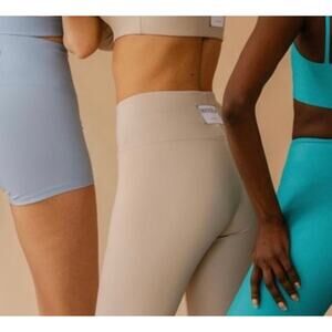 ALOHAS Manola Movement Atlier High Rise Leggings Summer Sand Beige size Medium